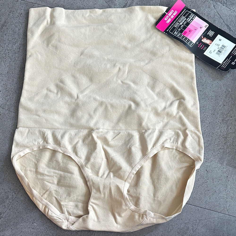 Maidenform High-Waist Brief in Cream